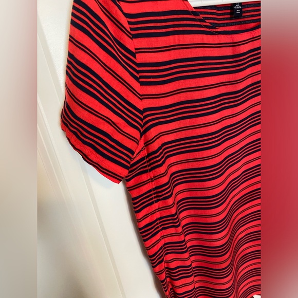 GAP coral and navy striped top - Picture 2 of 4